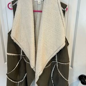 Caslon Olive Green Vest with Cream Sherpa Lining